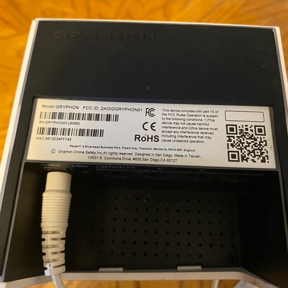 Gryphon Mesh WiFi Router Tower – AC3000 Tri-Band Mesh Parent Control Router - Picture 3 of 4